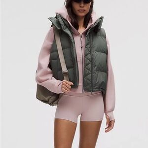 Lululemon Wunderpuff cropped Green Puffer Vest NWT SIZE 6